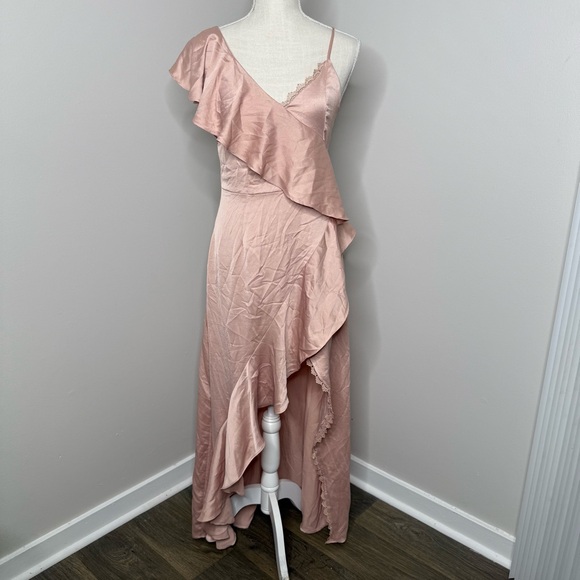 Gianni Bini Dresses & Skirts - Gianni Bini Asymmetrical Pink Dress